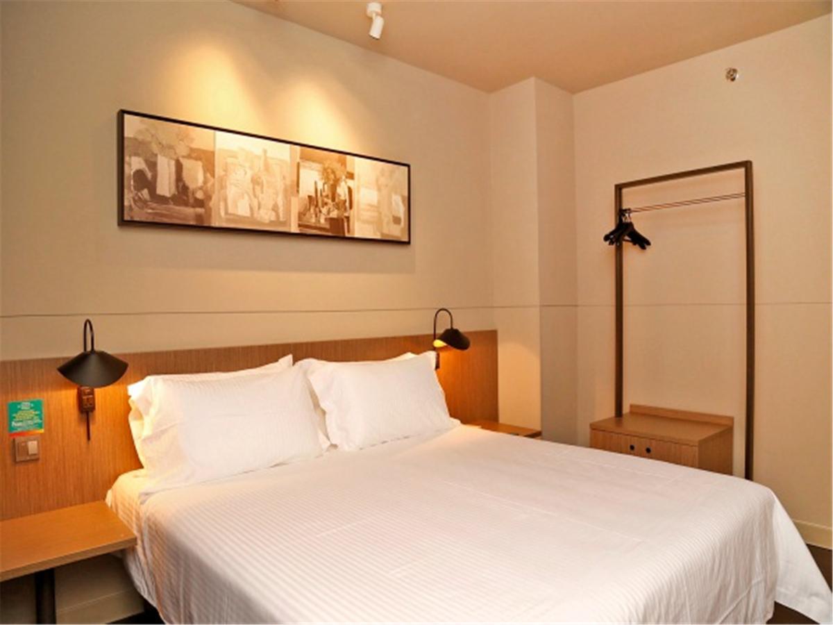 Jinjiang Inn Selected Shenzhen Huanggang Port Huangcheng Plaza Bagian luar foto