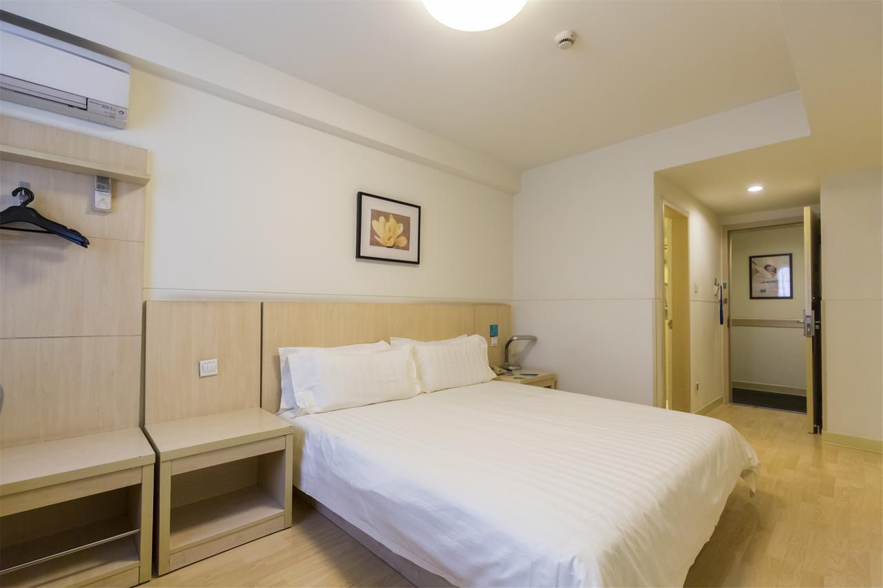 Jinjiang Inn Selected Shenzhen Huanggang Port Huangcheng Plaza Bagian luar foto